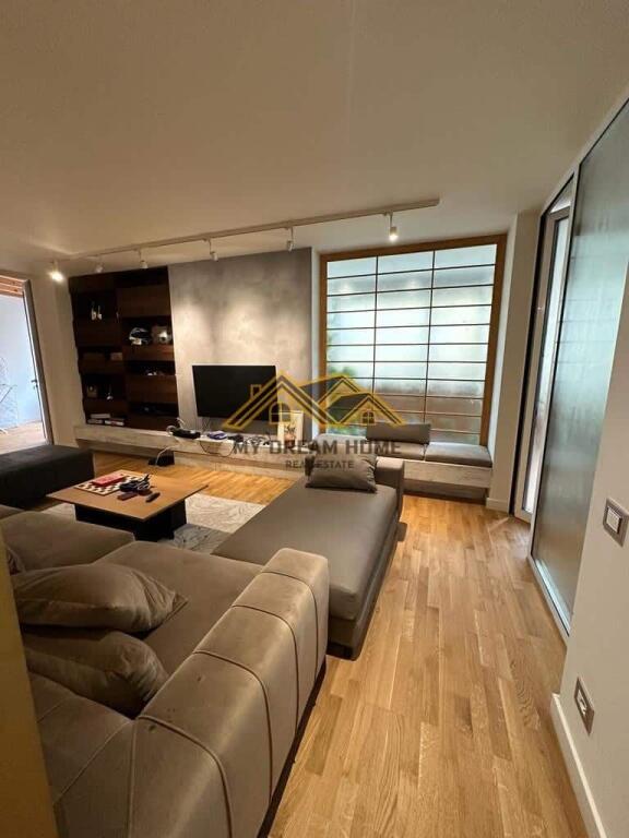 LUXURY APARTAMENT NE SHITJE