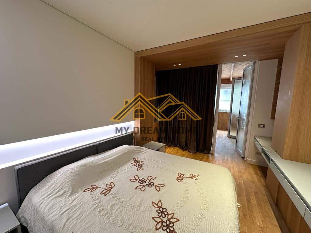 LUXURY APARTAMENT NE SHITJE