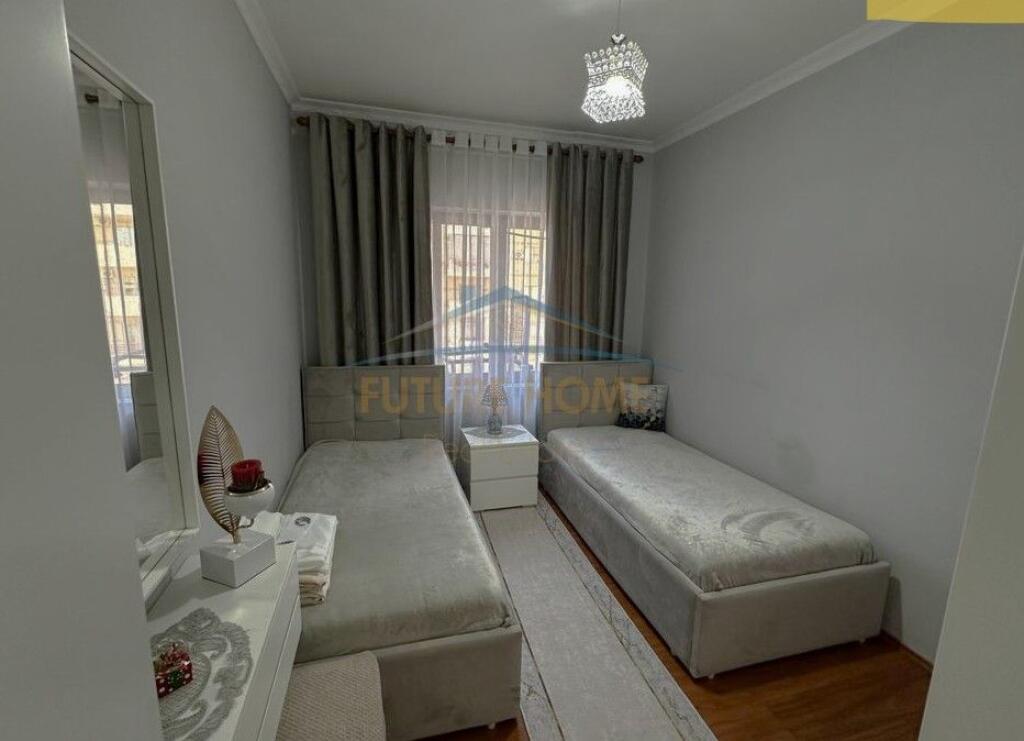 Shitet, Apartament 2+1+2 – Pallatet Romario, Astir