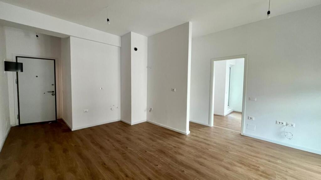 In Affitto: Spazio per Ufficio📍Ali Dem (Residenza Kadiu) - 30.000 Lek - Sup. 60m² - Piano V2025 || 100% Nuovo✨