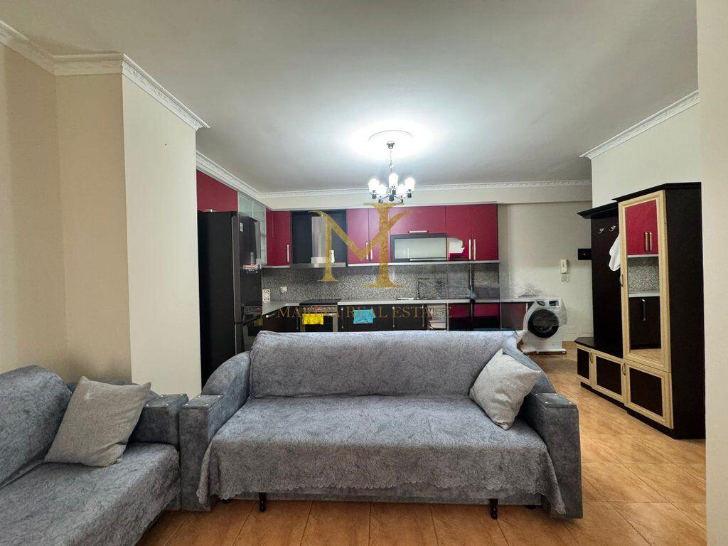 Jepet me qera apartament 1+1 ne Plazh Iiria,Durres.