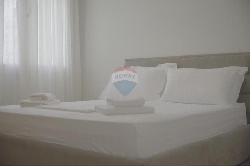 ME QIRA 1+1 PRANE NOBIS