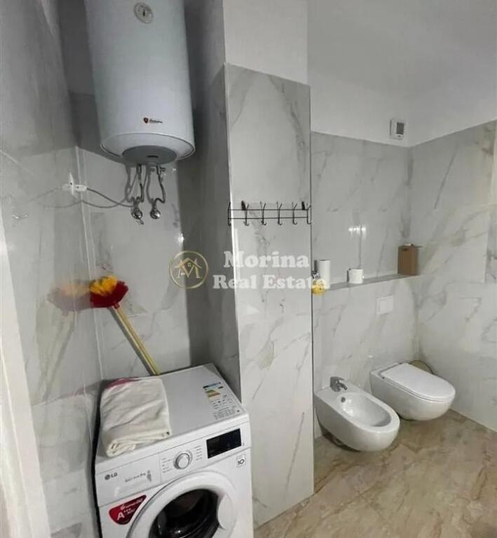 Affitto | Appartamento 2 + 2 | Zona: Xhamllik | 700 €/mese