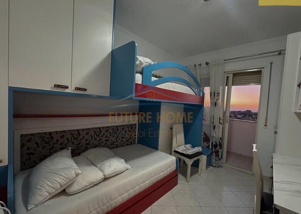 Shitet, Apartament 2+1 – Fresk