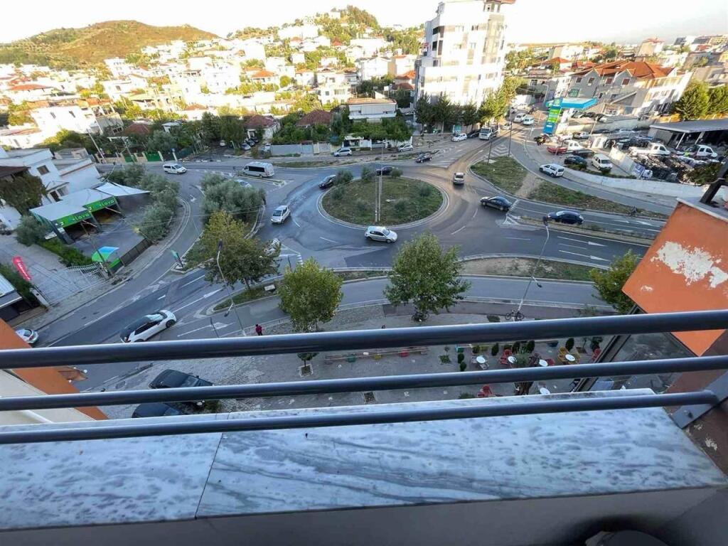 AFFITTASI 1+1 YZBERISHT 35.000 LEKE