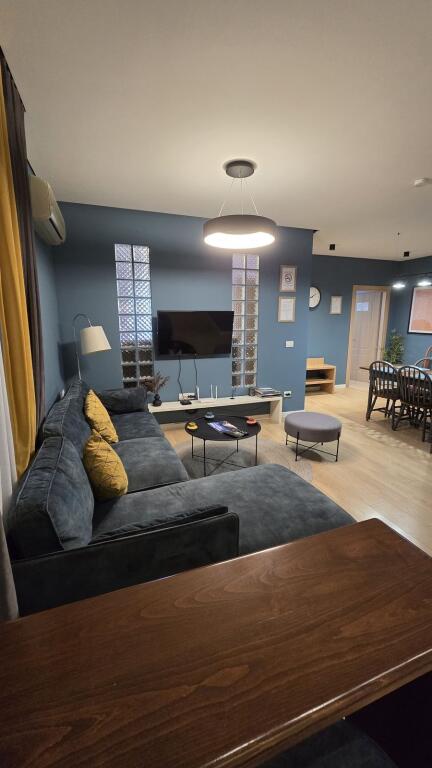 APARTAMENT ME QERA 2+1 QENDER PRANE TAIWAN 1.600 EURO