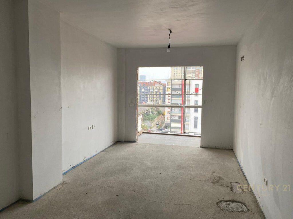 SHITET APARTAMENT 1+1 + VERANDE+PARKING PRANE HIPOTEKES!