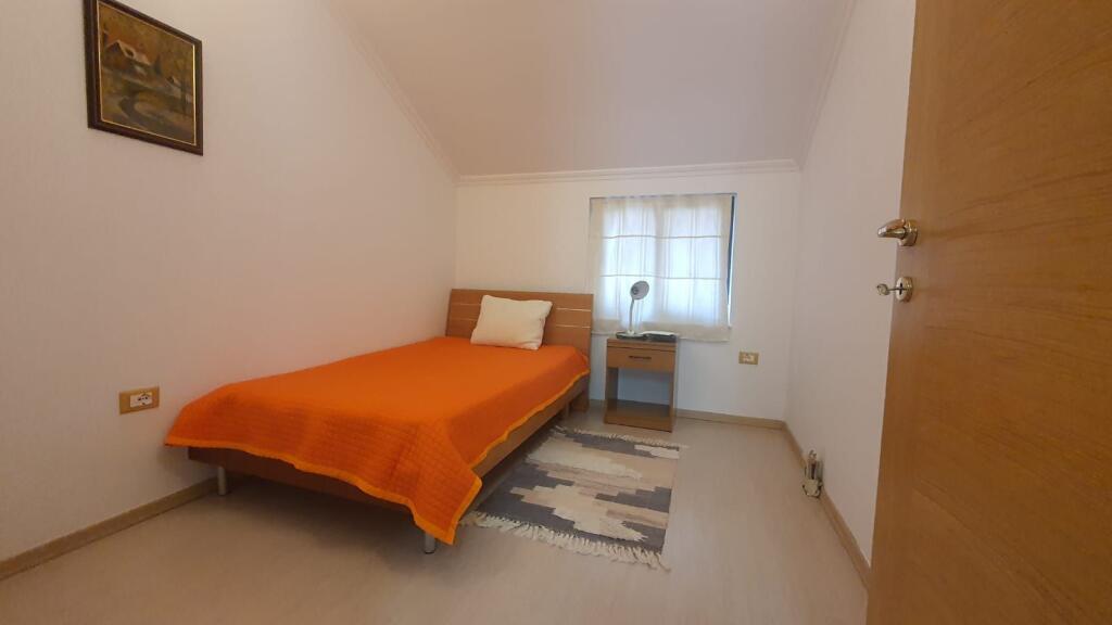 Appartamento 3+1 in affitto a Komuna Parisit