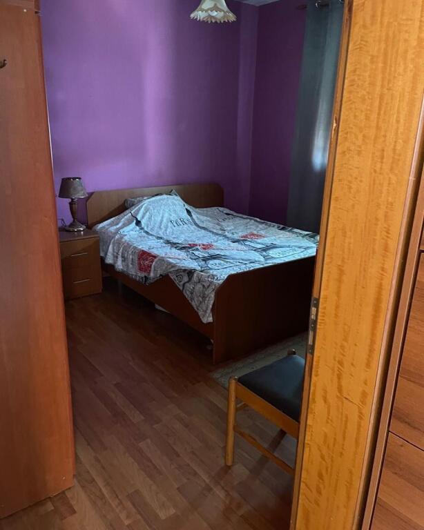 Jepet me Qira Apartament 2+1 te kafe Flora