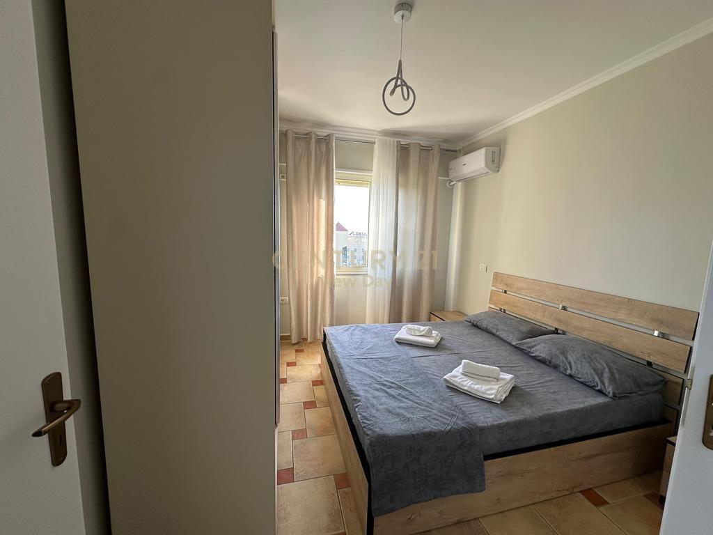 Jepet me Qira Apartament 2+1+2T në Plazh, Durrës - 500€ | 90 m²