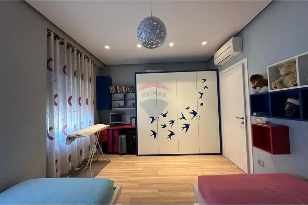 APARTMENT 2+1+2 FOR RENT, ZOGU I ZI, RING CENTER