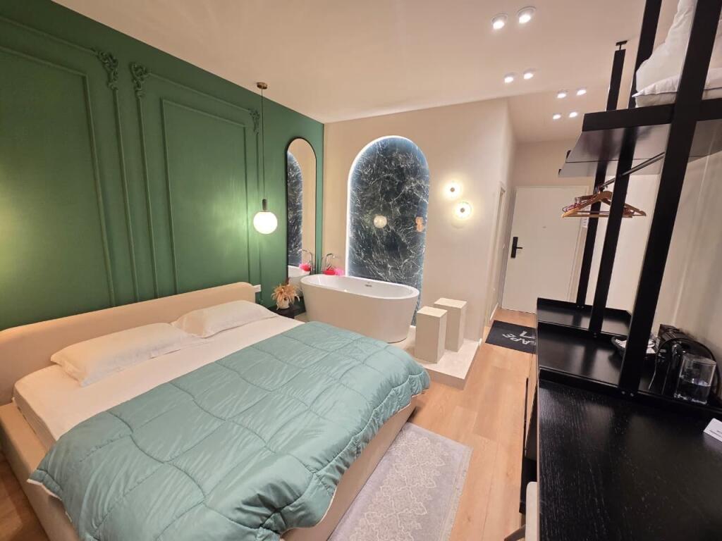 Shitet Apartament / Studio Ne Ali Dem