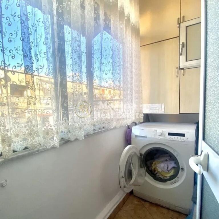 In vendita, Appartamento 1+1, in Allias, Via Njazi Meka, 92000 Euro.