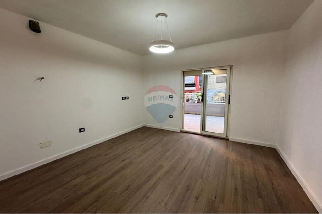 Apartment - For Sale - Commune of Paris, Tirana