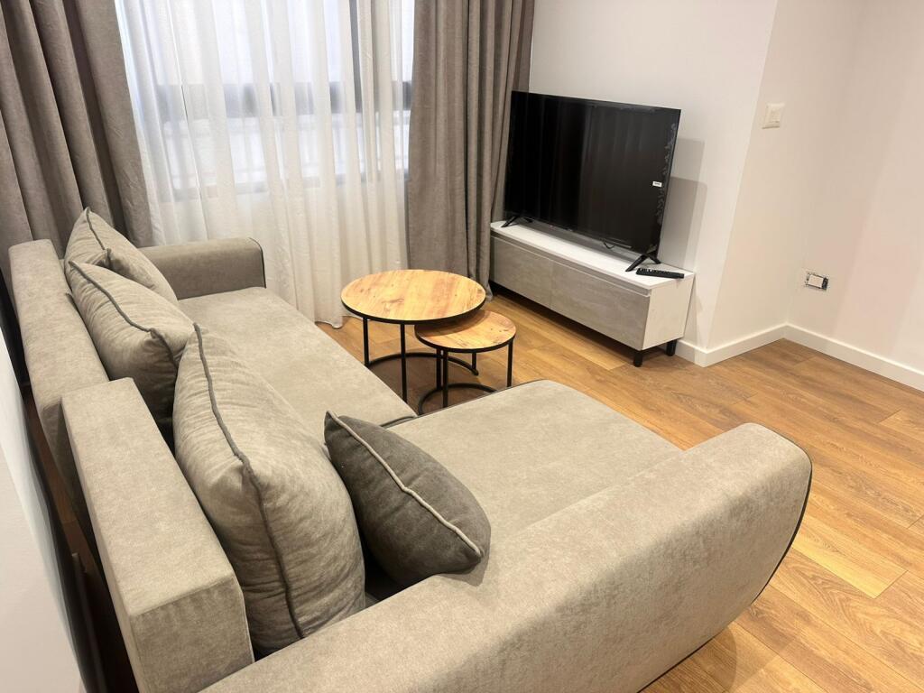 TE KOMUNA E PARISIT PER SHITJE