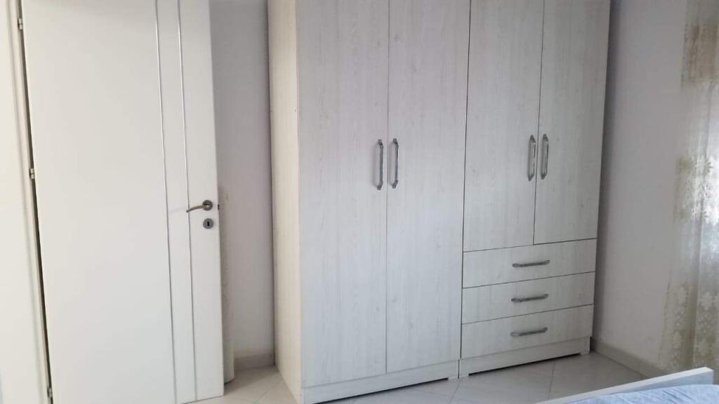 Apartament me qera 1+1