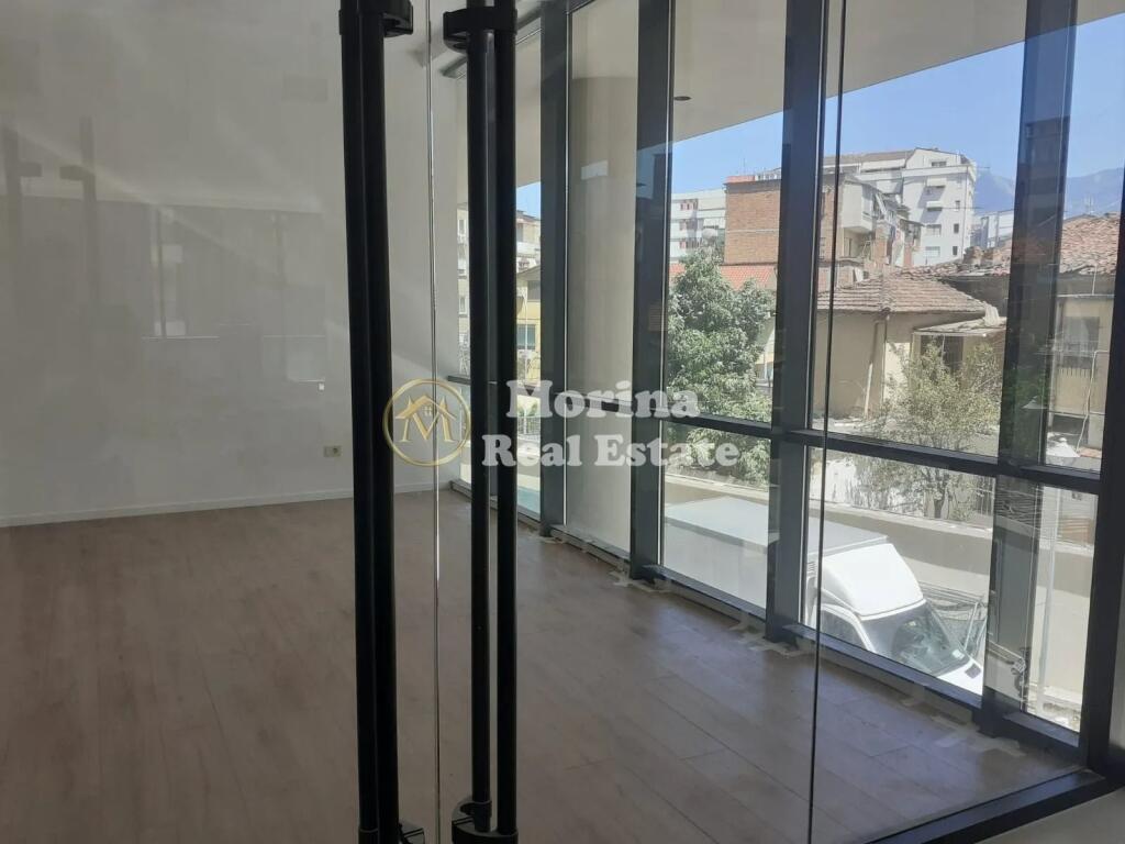 Affitto | Locale Commerciale | Via Mine Peza | 800 €/mese