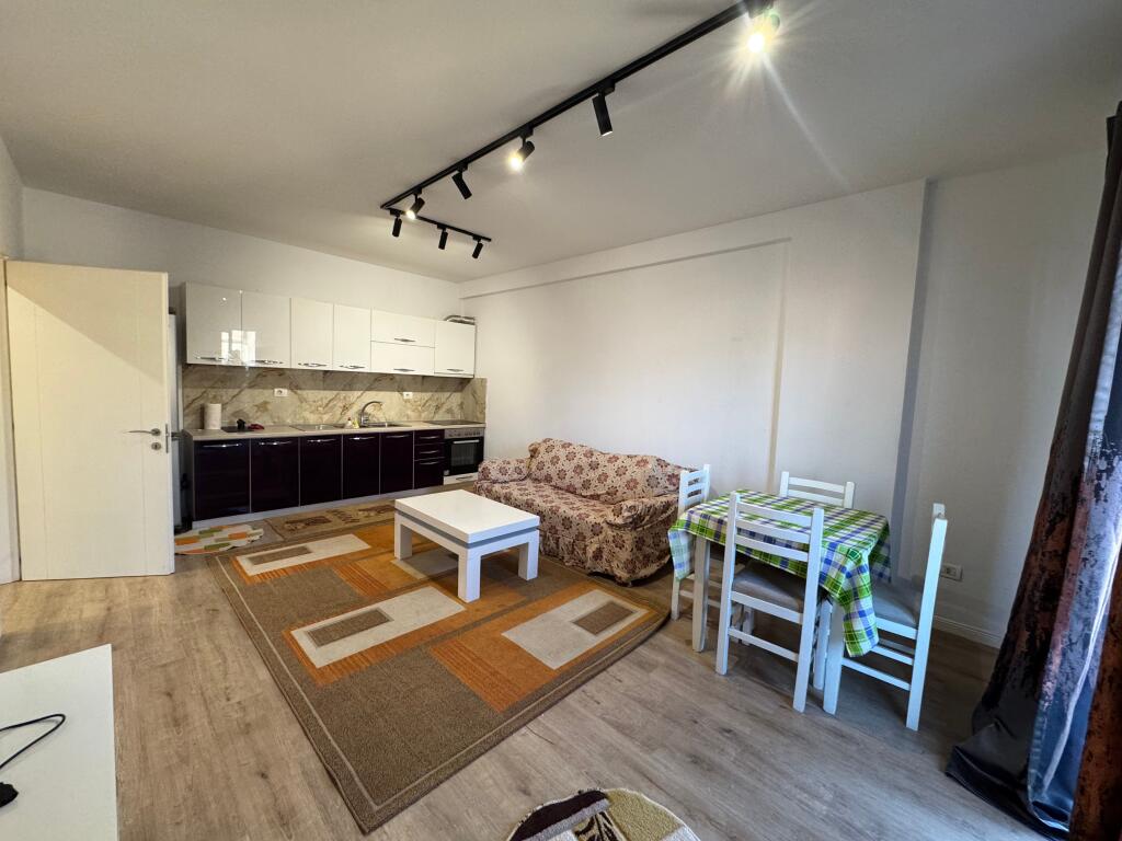 Appartamento 1+1 ad Astir a Nela 5   6° piano palazzo nuovo con ascensore  Arredato  Prezzo 450€