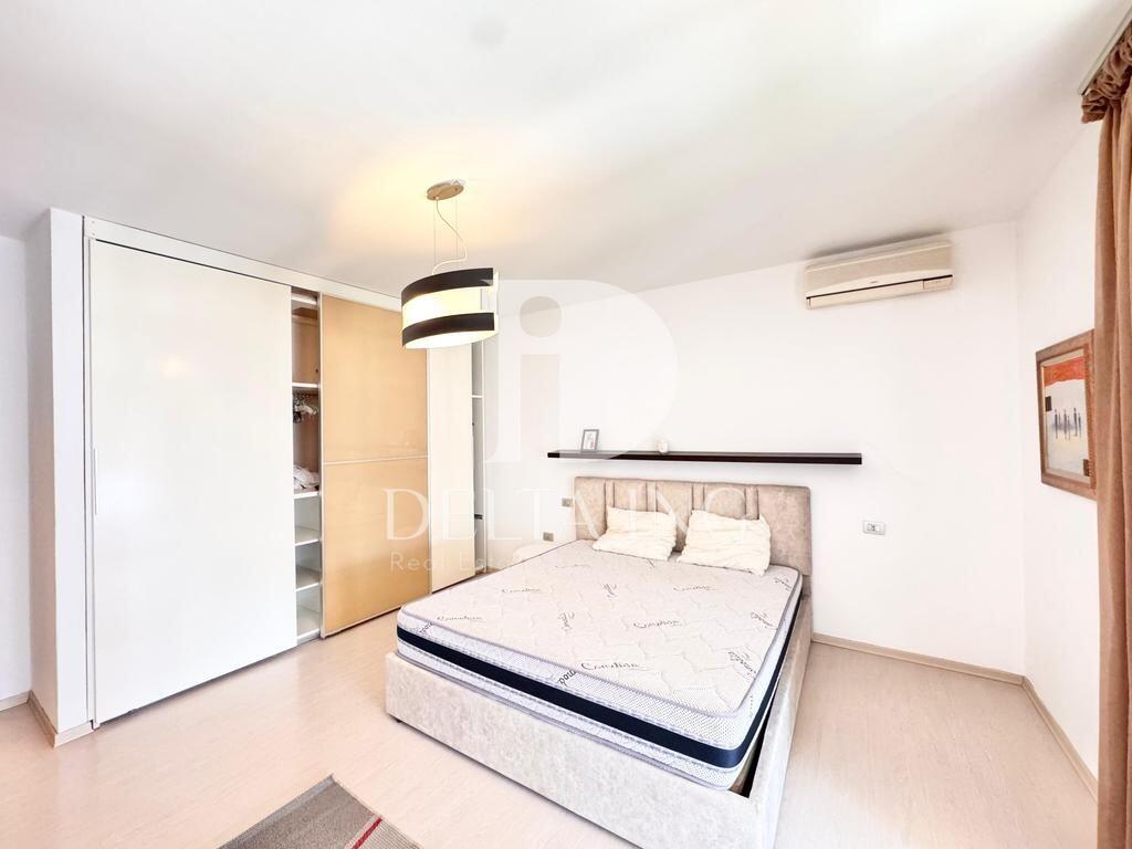 Jepet me qira një apartament i mobiluar tek Komuna e Parisit, në kompleksin KIKA 1