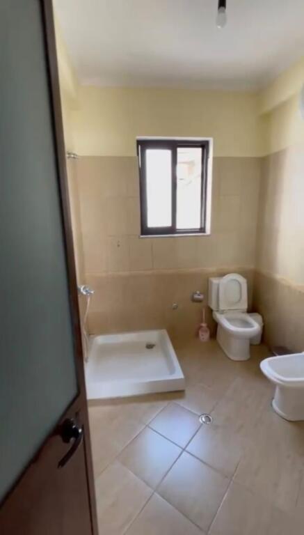 Jepet Shtepi  me qera,    ne Vile 2+1       ID   13933   