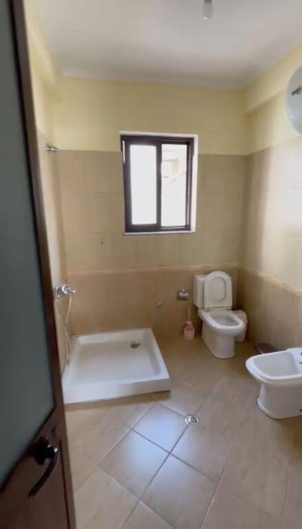 Jepet Apartament 2+1 me Qera tek Sofra e Ariut Tek Ekonomiku