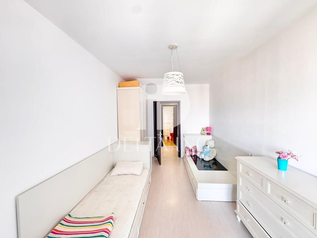 Jepet me qira një apartament i mobiluar tek Komuna e Parisit, në kompleksin KIKA 1