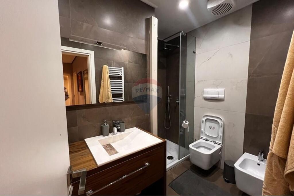 Apartament per qera 2+1+2 ne Qender