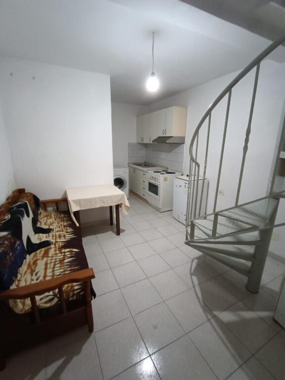 Qera, Duplex 1+1, Kinostudio, 200 Euro/Muaj