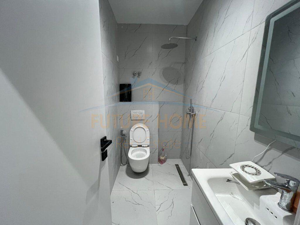 Shitet, Apartament 1+1, Komuna e Parisit, Tirane