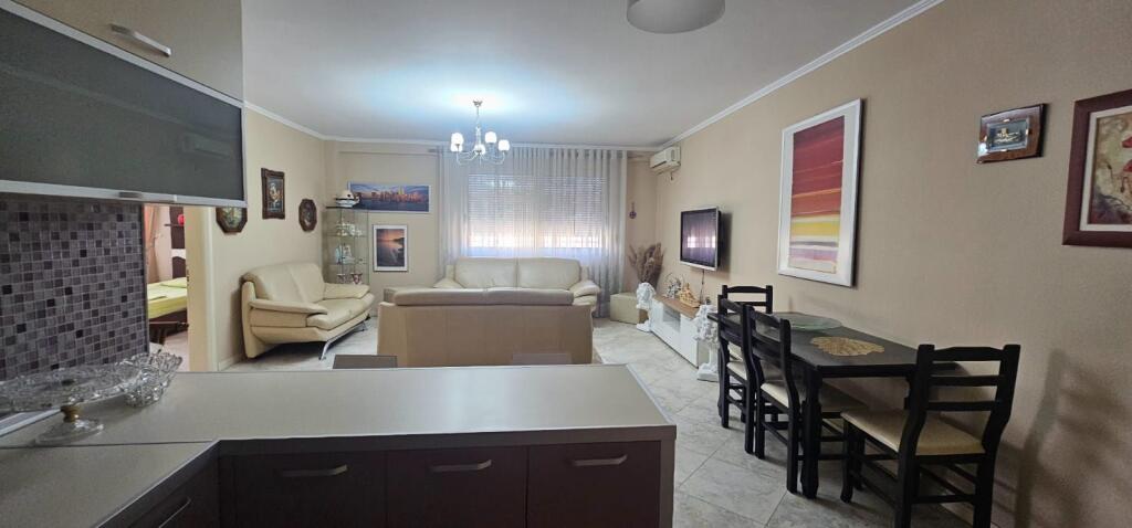 APARTAMENT 2+1+2 ME QERA TE GJYKATA DURRES