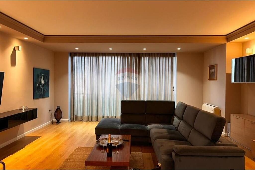 Apartament per qera 2+1+2 ne Qender