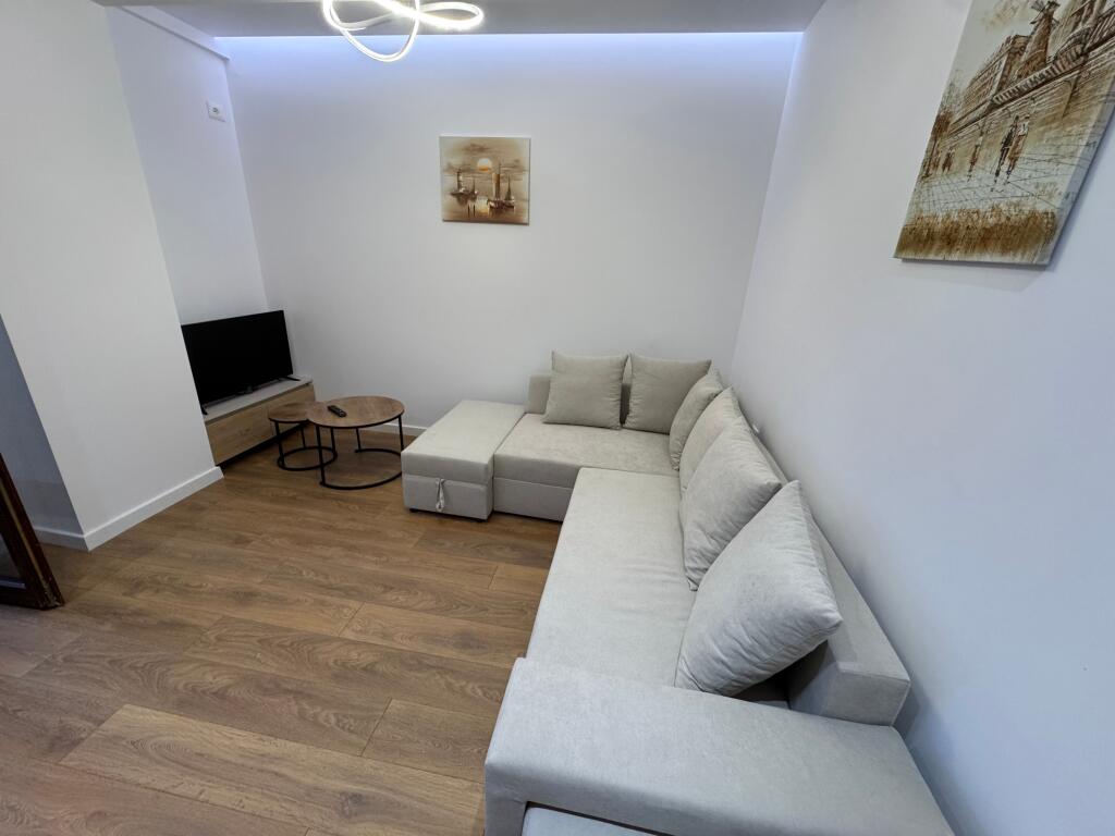 🏡 Shitet Apartament 1+1 në Komuna e Parisit
