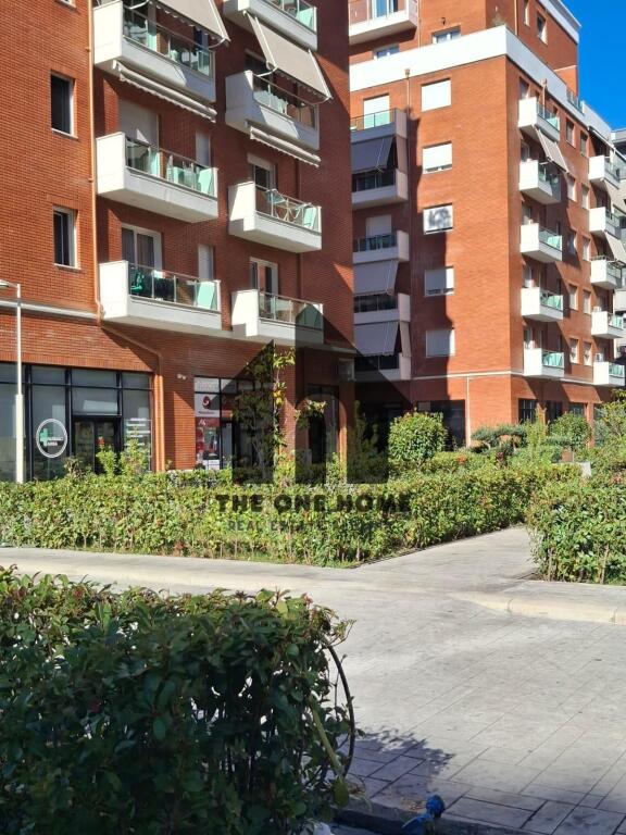 AMBIENTE COMMERCIALE IN AFFITTO  - GREEN CITY  Piano -1 / Sup 210m2.