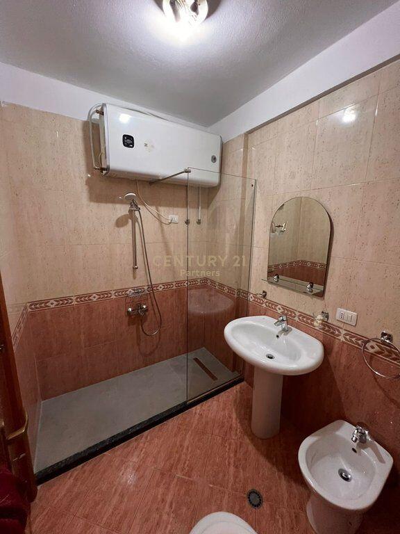 AFFITTASI APPARTAMENTO 2+1+2 – DI FRONTE A SPAK, STAZIONE DEI TRENI