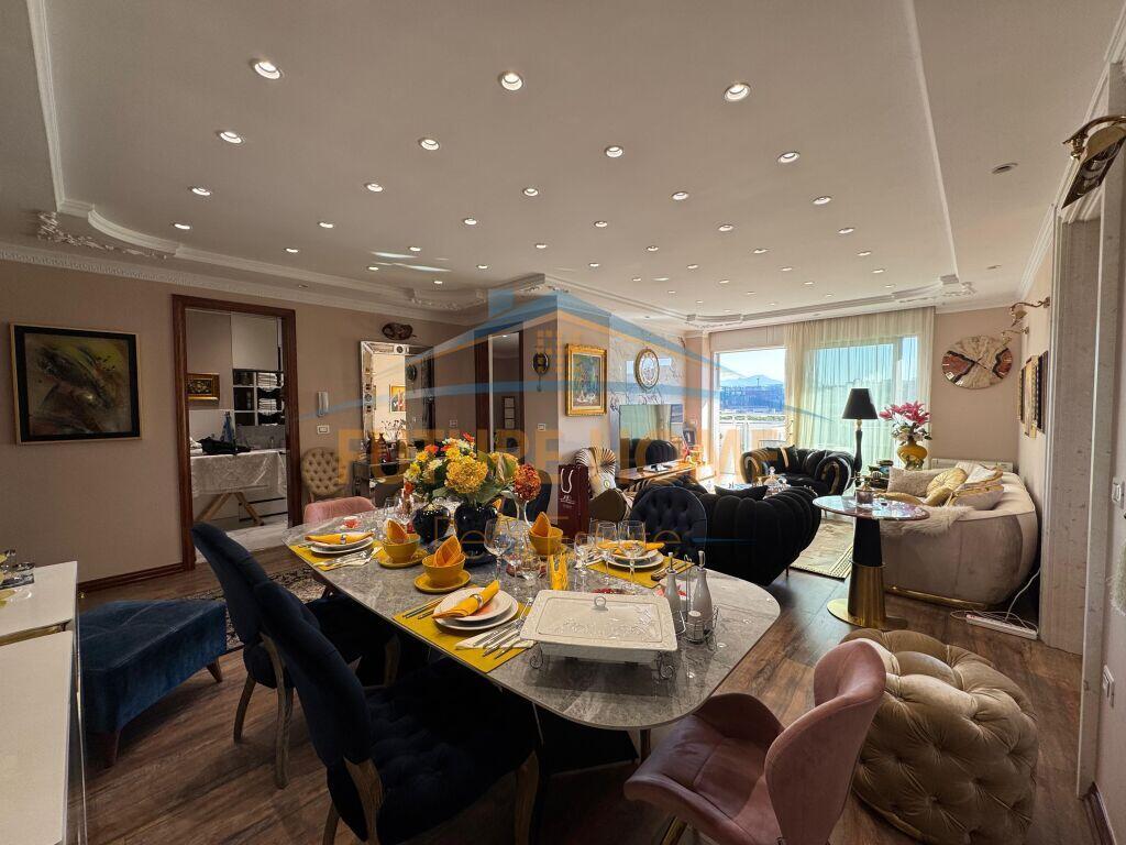 Qera, Apartament 2+1+2, Bllok, Tiranë