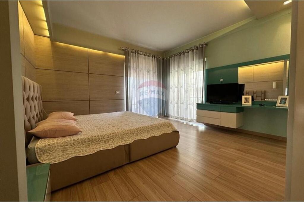 APARTAMENT 2+1+2 PER QIRA, ZOGU I ZI, RING CENTER