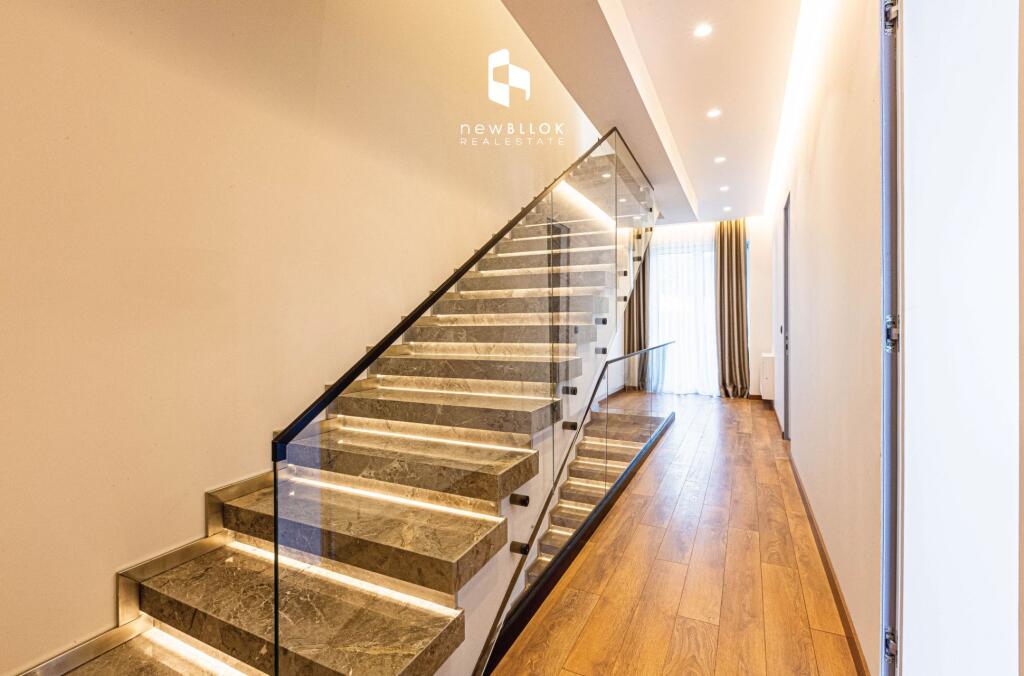 Me Qera: Vile Luksoze 📍Liqeni i Thate - Forest Res. (4Dh. Gjumi +5wc +2Veranda &amp; Garazh) E PABANUAR ME PARE || 4000€/muaj