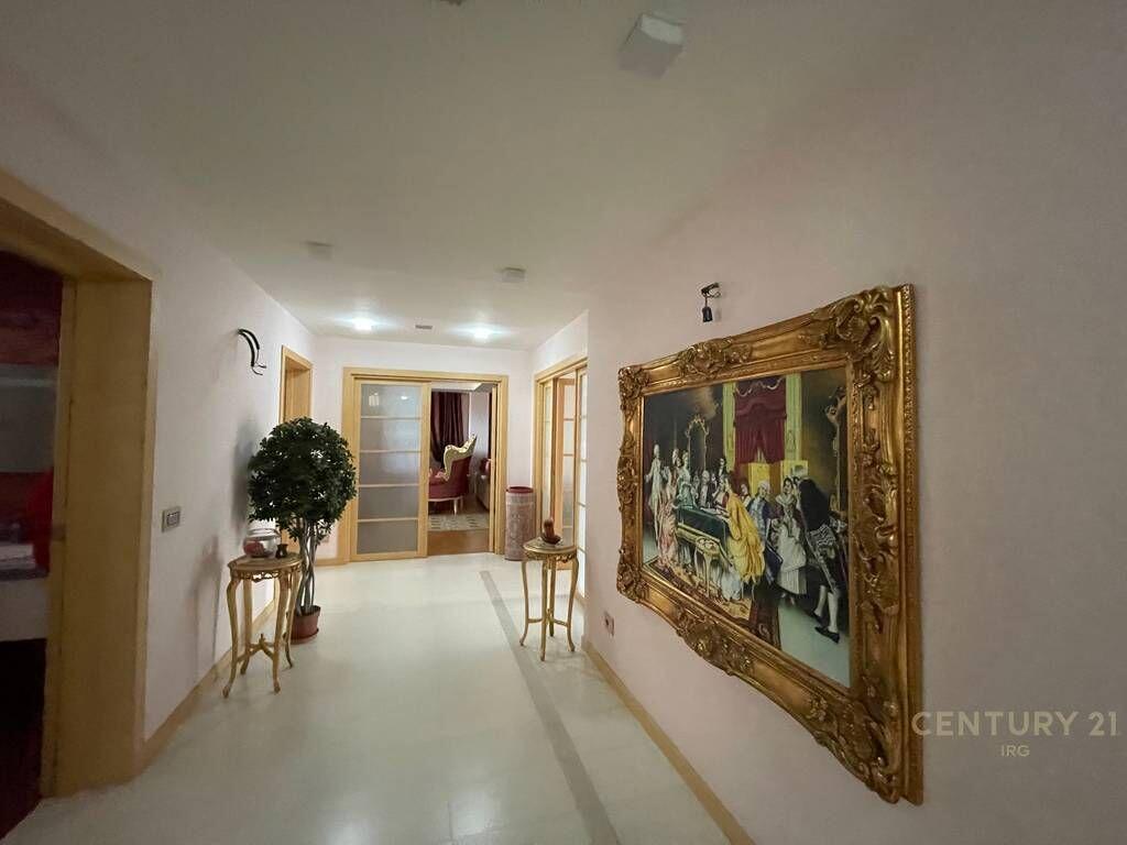 Penthouse panoramik 565 m2 ne Mbikalimin e Komunes se Parisit