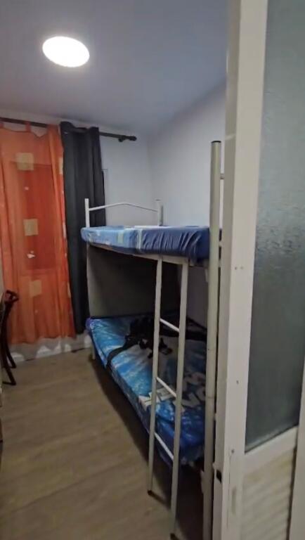 Apartament 2+1 me qera tek White Bar tek Irfan Tomini
