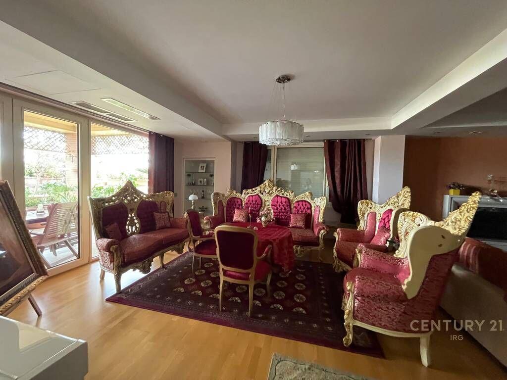 Penthouse panoramik 565 m2 ne Mbikalimin e Komunes se Parisit