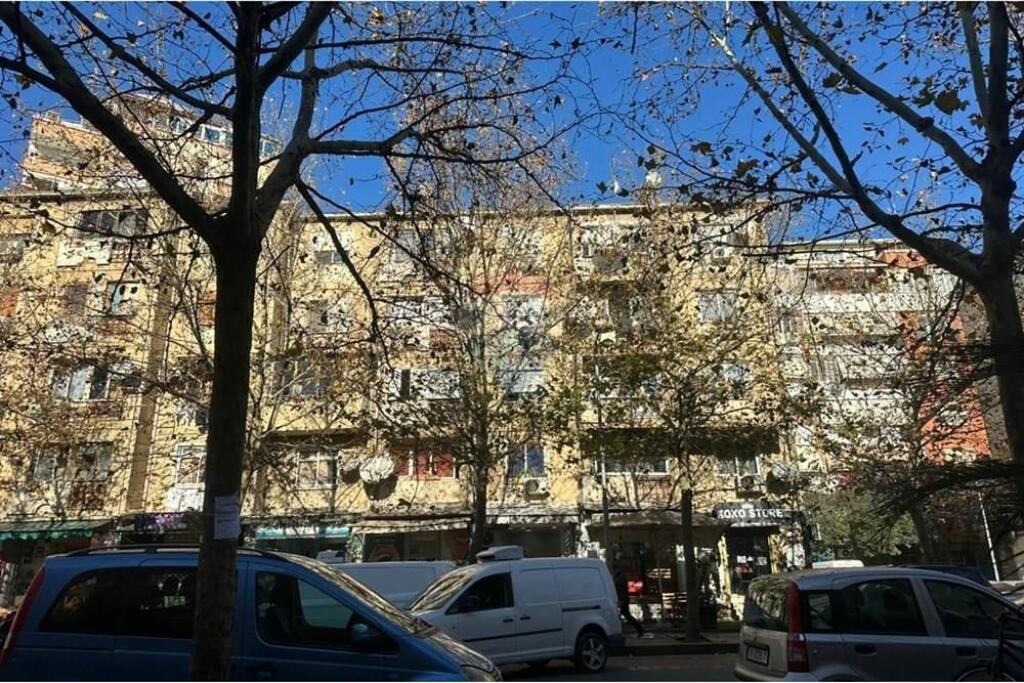 LOCALE IN VENDITA A ALI DEM!