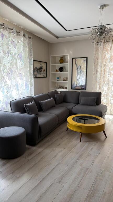 Appartamento 2+1 in Affitto – Komuna e Parisit