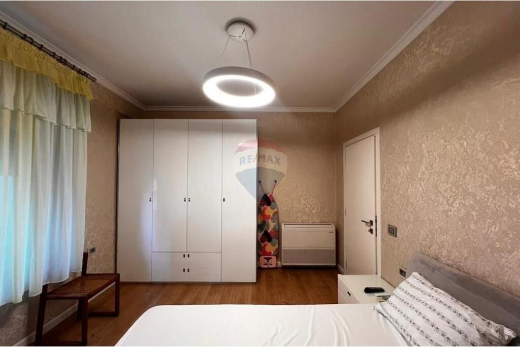 Apartament per qera 2+1+2 ne Qender