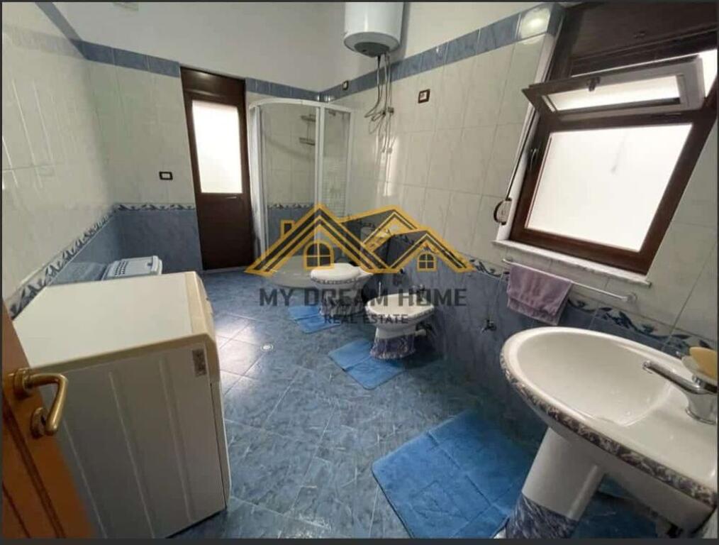 SHITET VILE 3 KATSHE TEK BLLOKU I VILAVE LAGJIA 18!