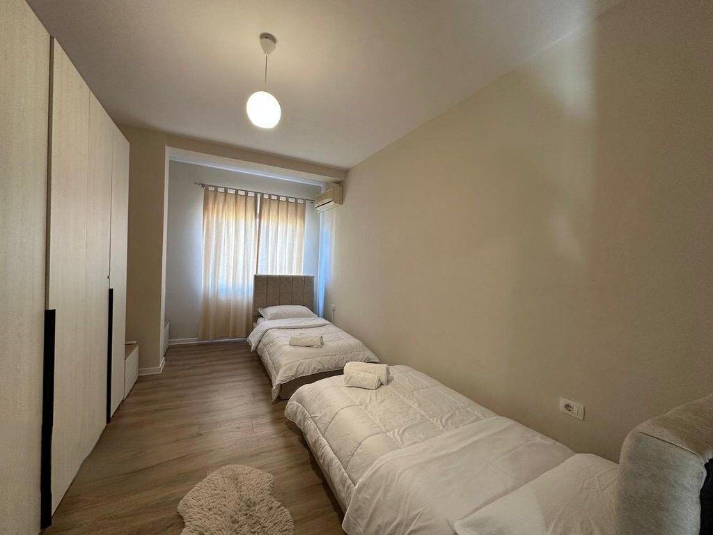Jepet me qera apartament 2+1 pas Xhamise ne Don Bosko! 600 € /Muaj