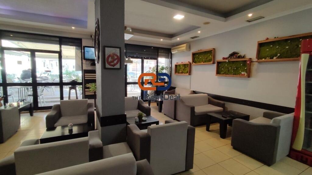 Te Komuna E Parisit, Shitet Bar-Kafe Perfekte Per Investim !!