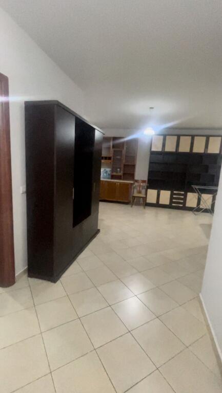 Qira Apartament 2+1, pallati EkoMarket, Yzberisht