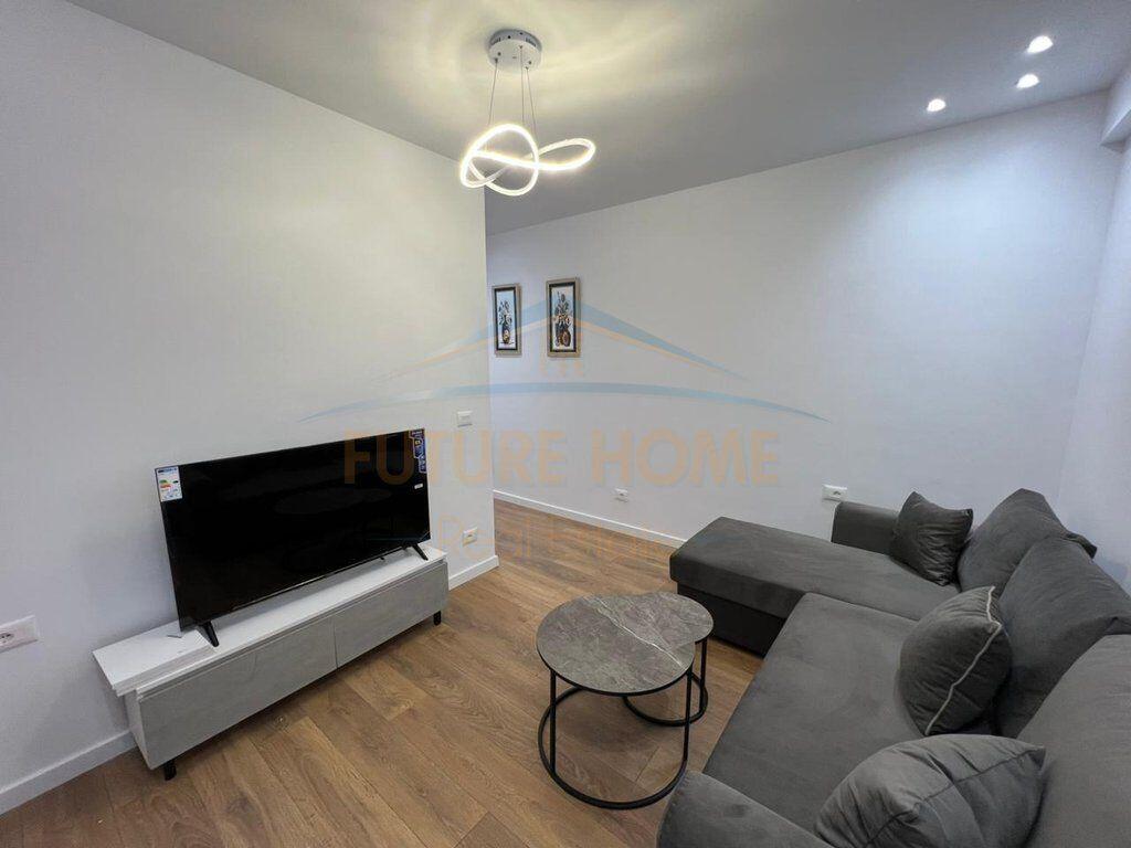 Shitet, Apartament 1+1, Komuna e Parisit, Tirane