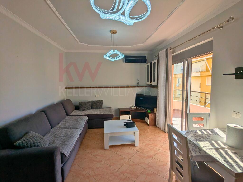 APPARTAMENTO 1+1 IN VENDITA CON VISTA MARE LATERALE SUL LUNGOMARE DI VLORA, OCCASIONE