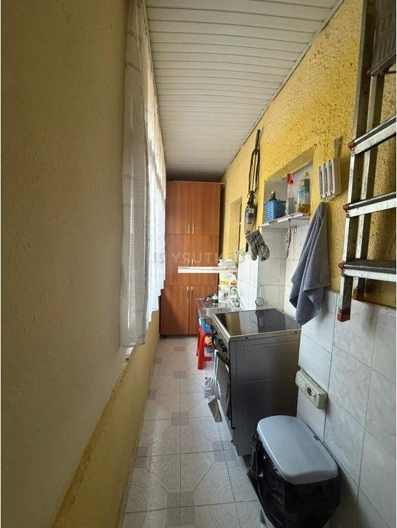 JEPET ME QIRA APARTAMENT 2+1 PRANE SHKOLLES "NIKET DARDANI"